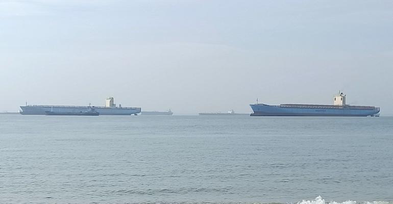 Empty-containerships-at-anchor-in-Singapore.jpg