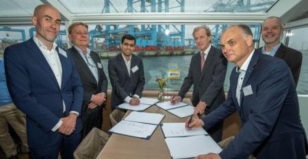 Port of Rotterdam and APM Terminals signing