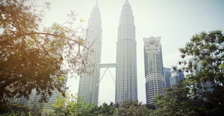 Petronas-Twin-Towers-from-park.jpg